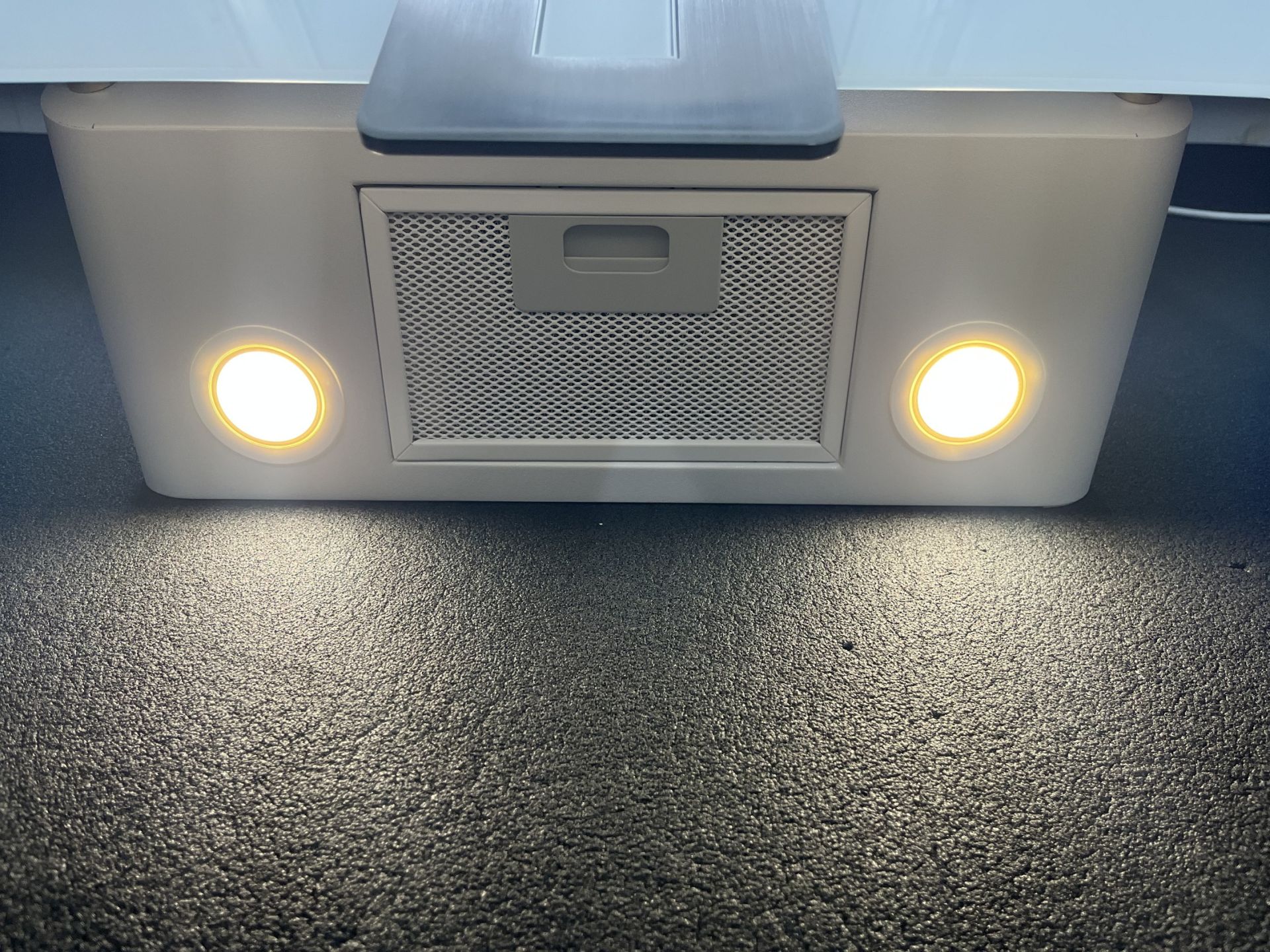 Optima White Outlet